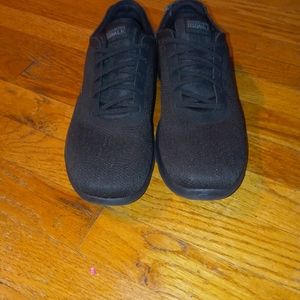 Black sketchers